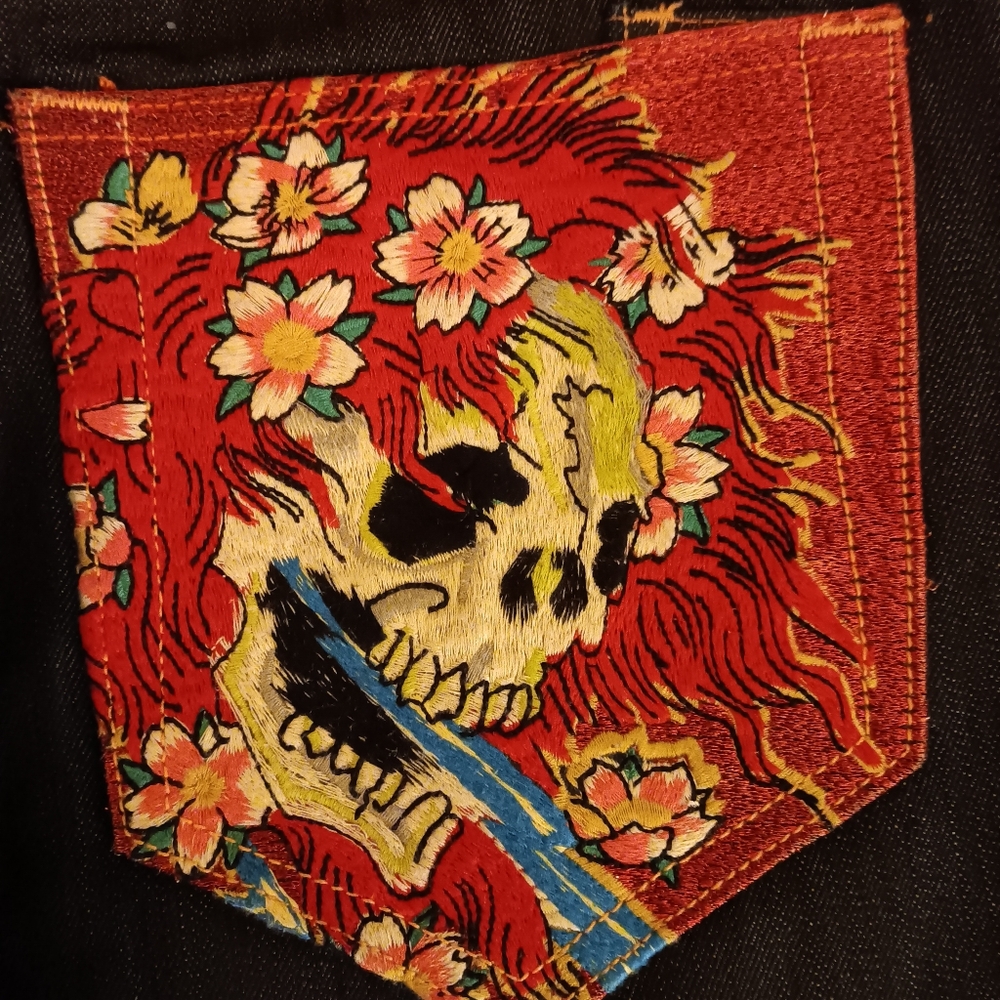 Ed Hardy - Picture 3 of 10